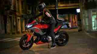 BMW F 900 XR HD high res