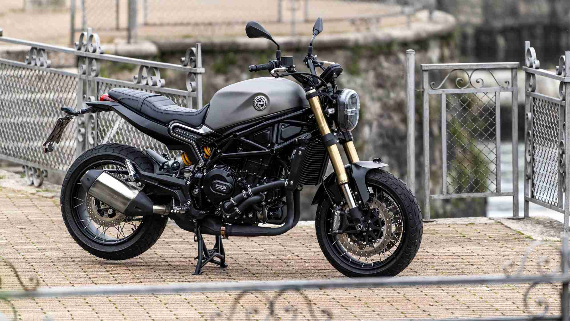 Benelli Leoncino 800 high res images