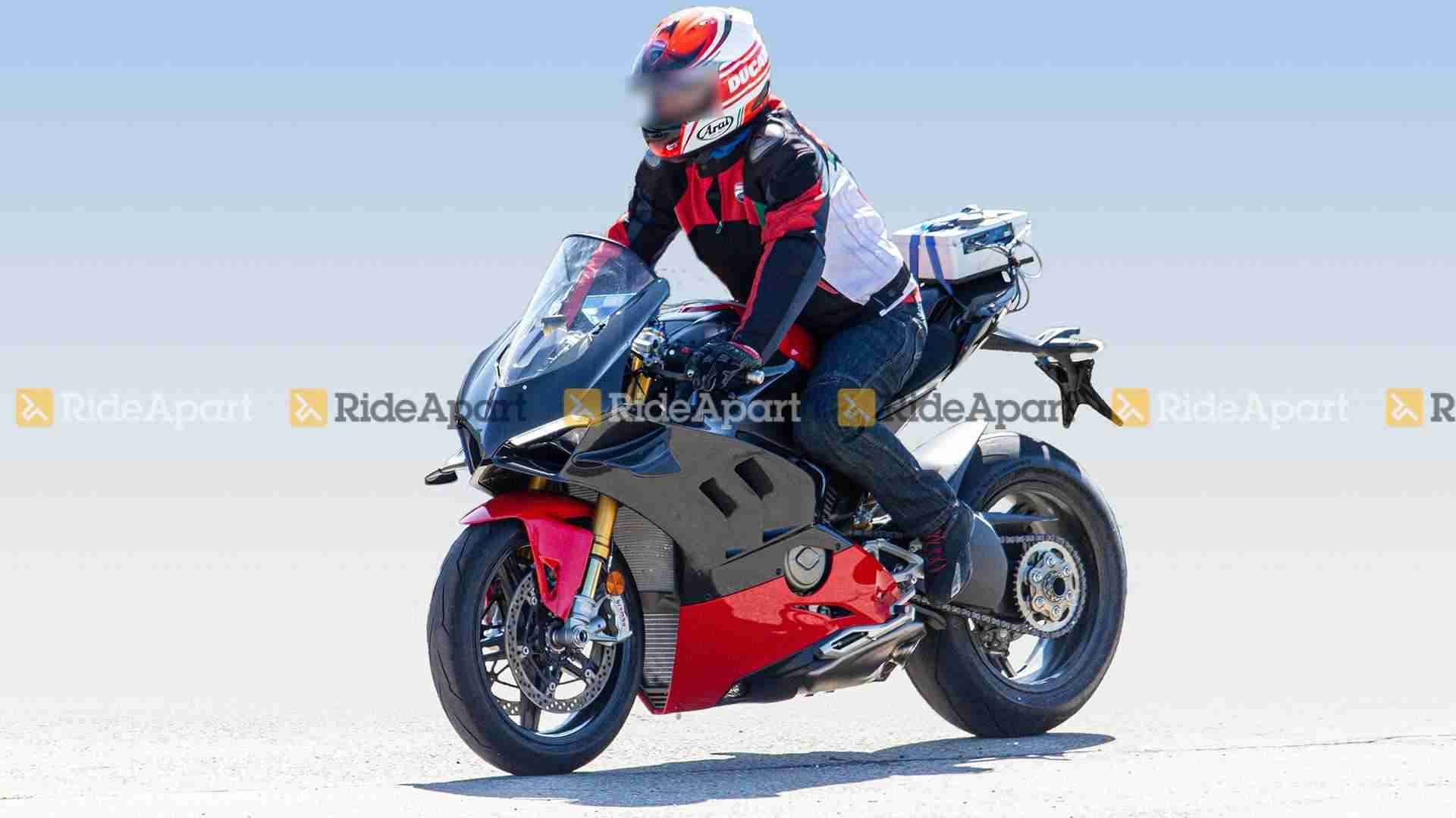 Ducati Panigale V4 Superleggera spy shot