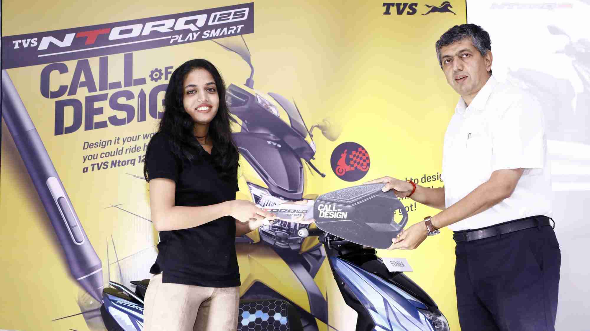 Ms Evanka T (Winner) with KN Radhakrishnan