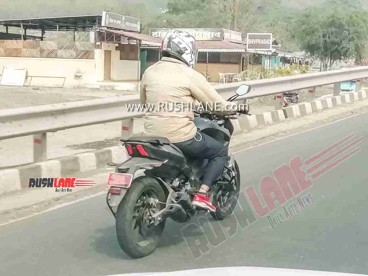 2020-bajaj-dominar-bs6-spy-shots