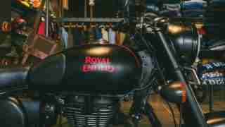 BS6 Royal Enfield Classic 350 Chrome and Stealth edition image gallery | IAMABIKER - Everything Motorcycle! BS6 Royal Enfield Classic 350 Chrome and Stealth edition image gallery | IAMABIKER - Everything Motorcycle!