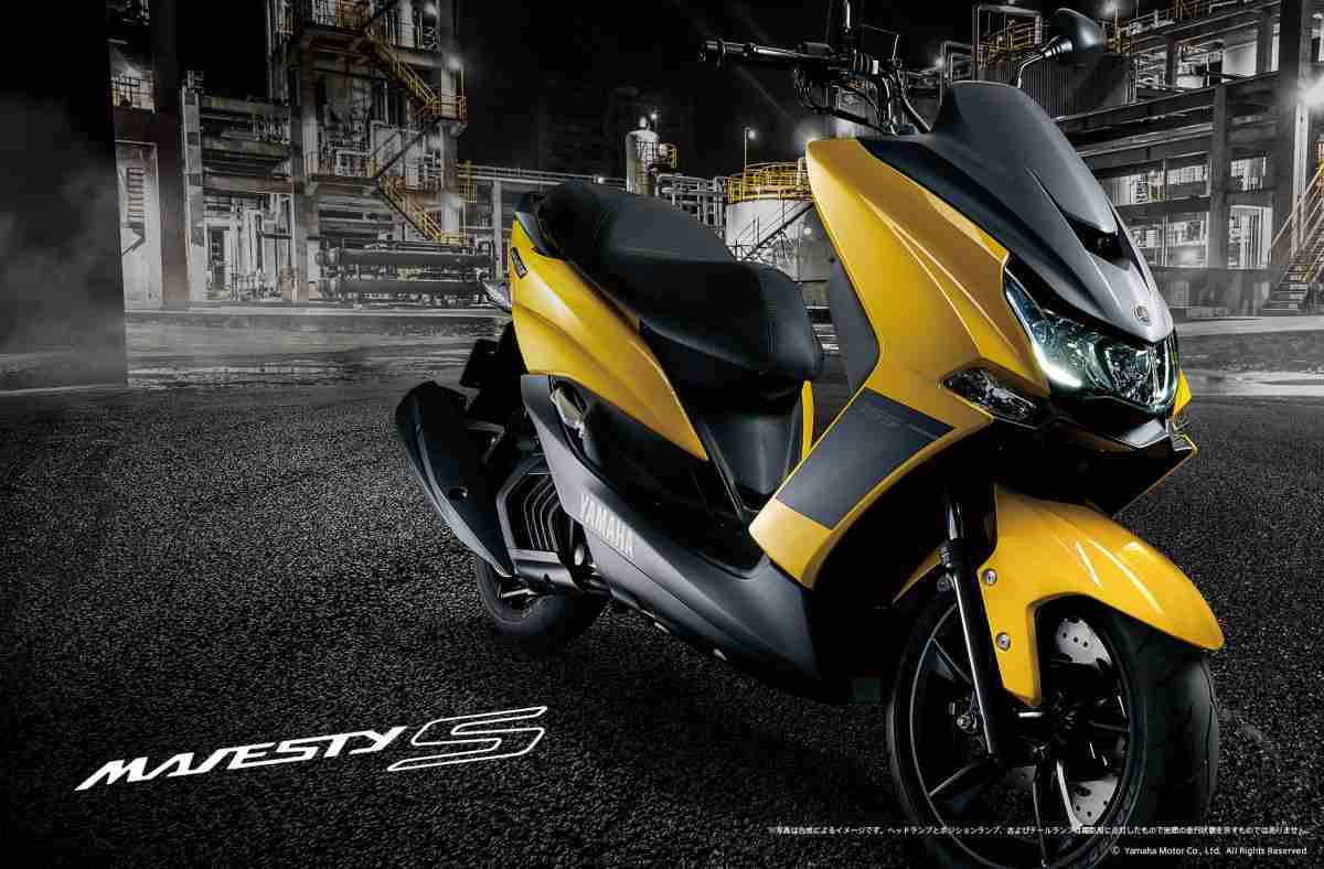 Yamaha Majesty S 155cc Maxi-Scooter Wallpaper