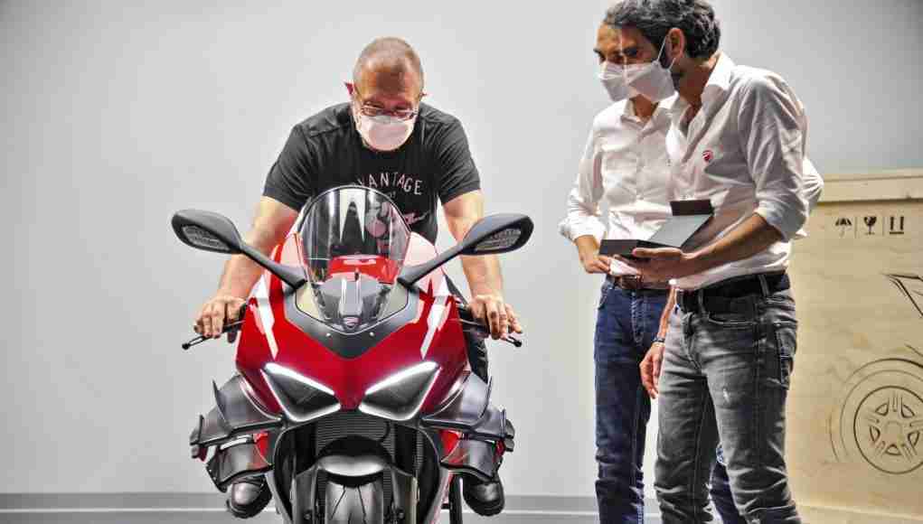 Filip Van Schil Ducati Superleggera V4 001