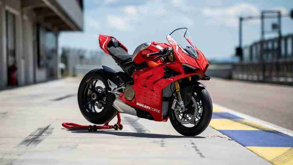 Lego Ducati Panigale V4 R