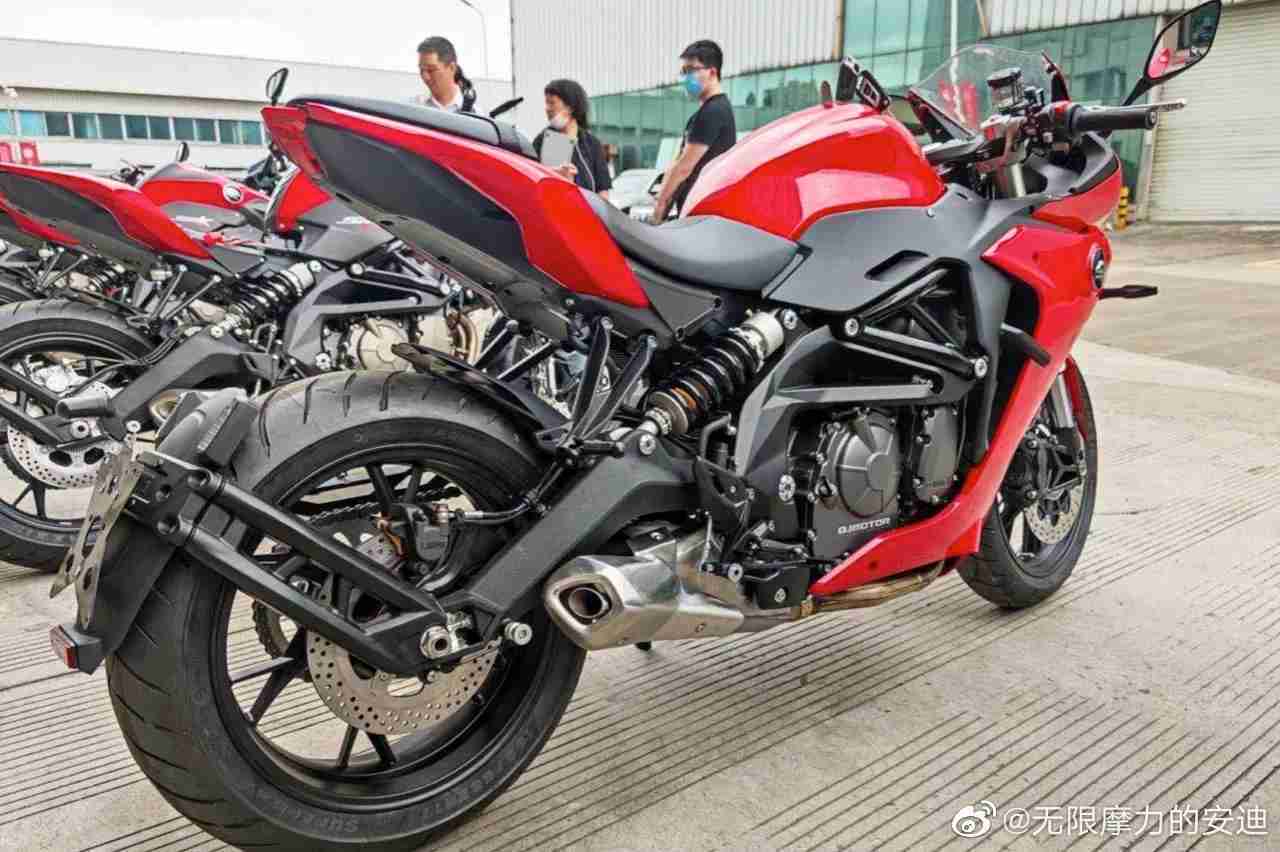 QJ SRG 600 (Benelli 600RR)