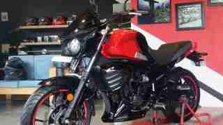Mojo 300 ABS BS6 Ruby Red colour option