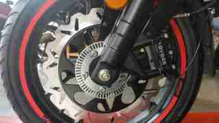 Mojo 300 ABS BS6 front disc and ABS