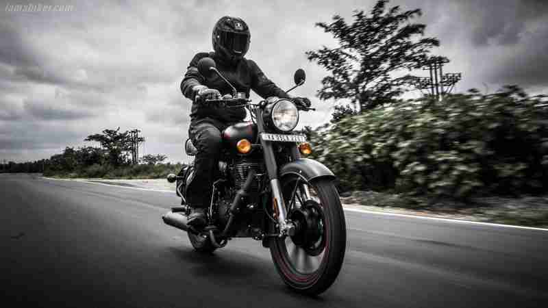 classic 350 bs6 stealth black on road price