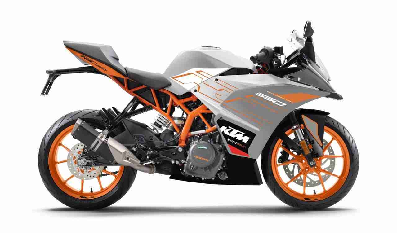 KTM RC 390 Metallic Silver