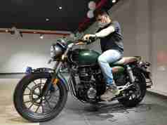 Honda H'ness CB 350 with rider