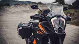 New KTM 1290 SUPER ADVENTURE S
