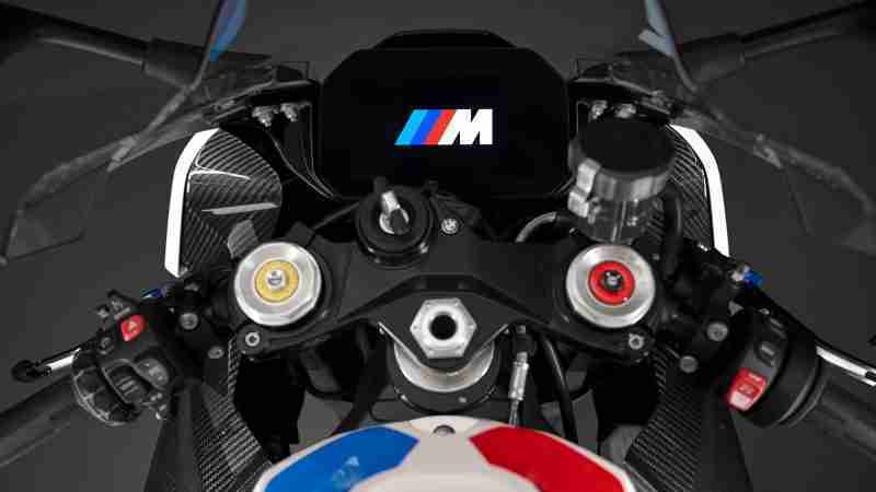 BMW M 1000 RR instrument console