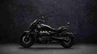 triumph-rocket-3-gt-triple-black (3)