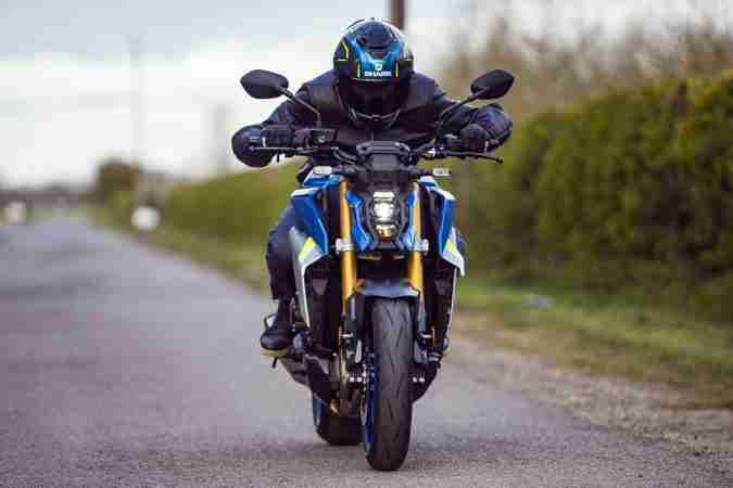 2021 Suzuki GSX-S1000 images