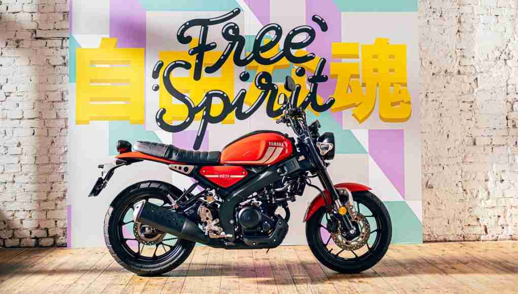 2021 Yamaha XSR125 right side view