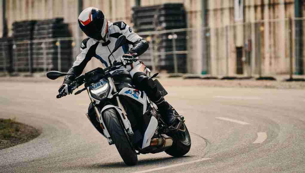 2021 BMW S 1000 R India