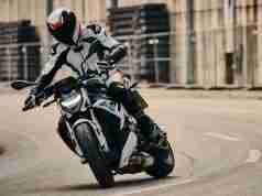 2021 BMW S 1000 R India