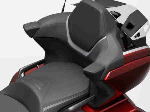 2021 Gold Wing Tour seat