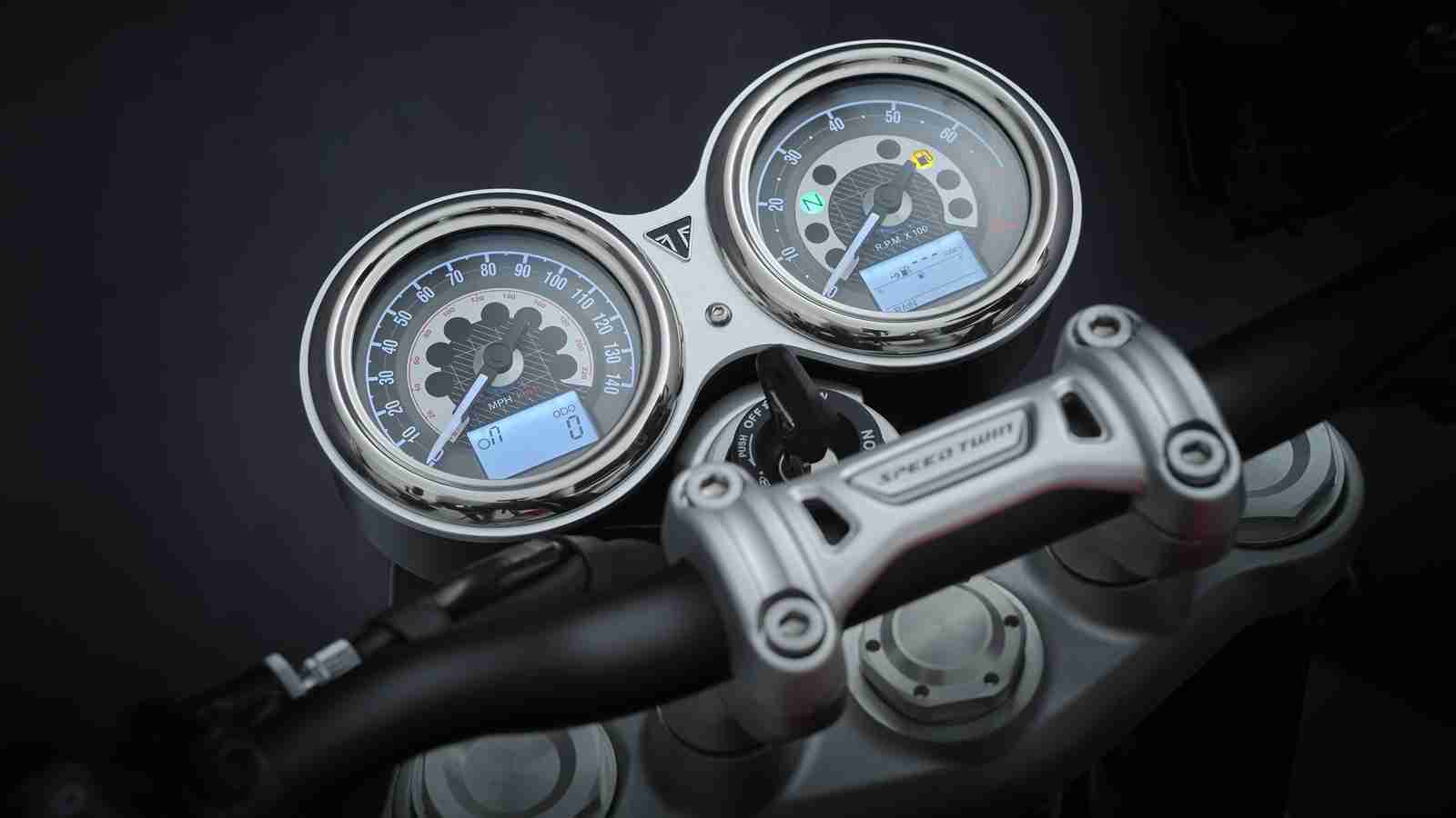 2021 Triumph Speed Twin Meters