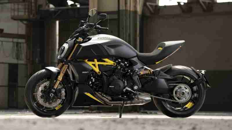 Ducati Diavel 1260 S Black and Steel