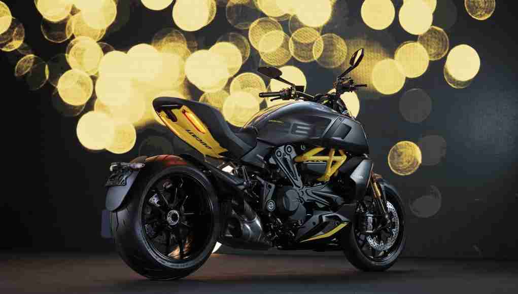 Ducati Diavel 1260 S Black and Steel