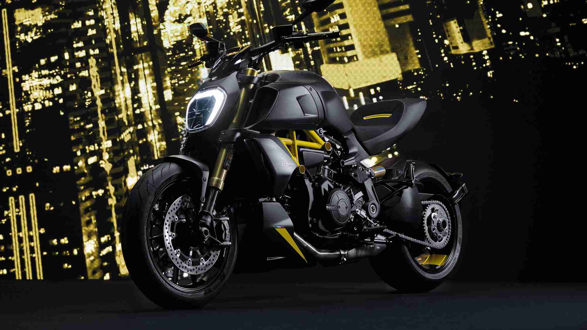 Ducati Diavel 1260 S Black and Steel