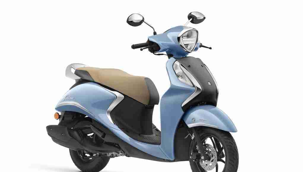Yamaha Fascino 125 Fi Hybrid cool blue metallic colour option