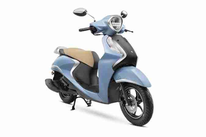 Yamaha Fascino 125 Fi now with Hybrid Power Cool Blue Metallic drum brake version