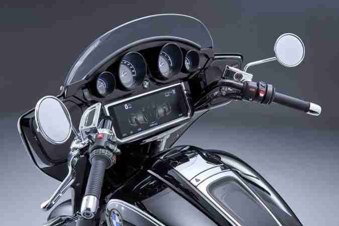 BMW R 18 B cockpit