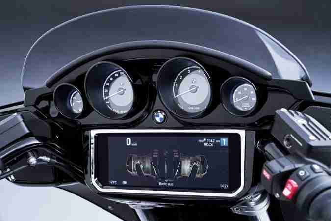 BMW R 18 B cockpit tft screen