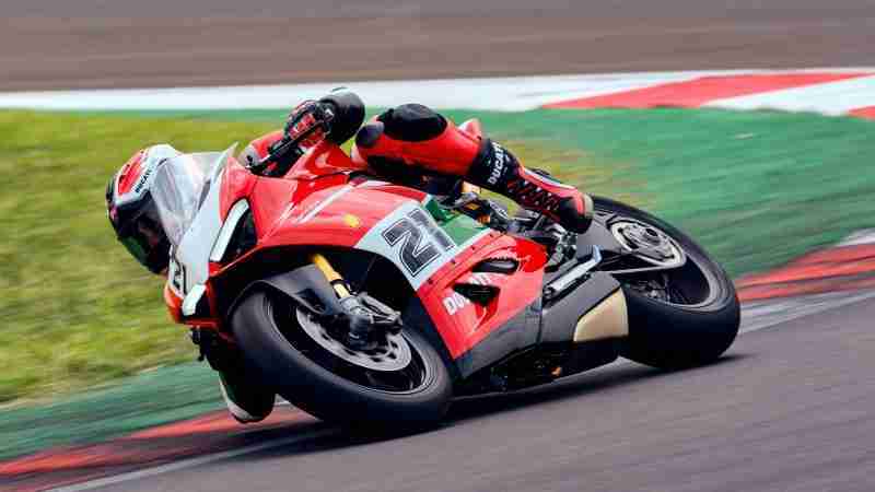 Ducati Panigale V2 - Troy Bayliss tribute
