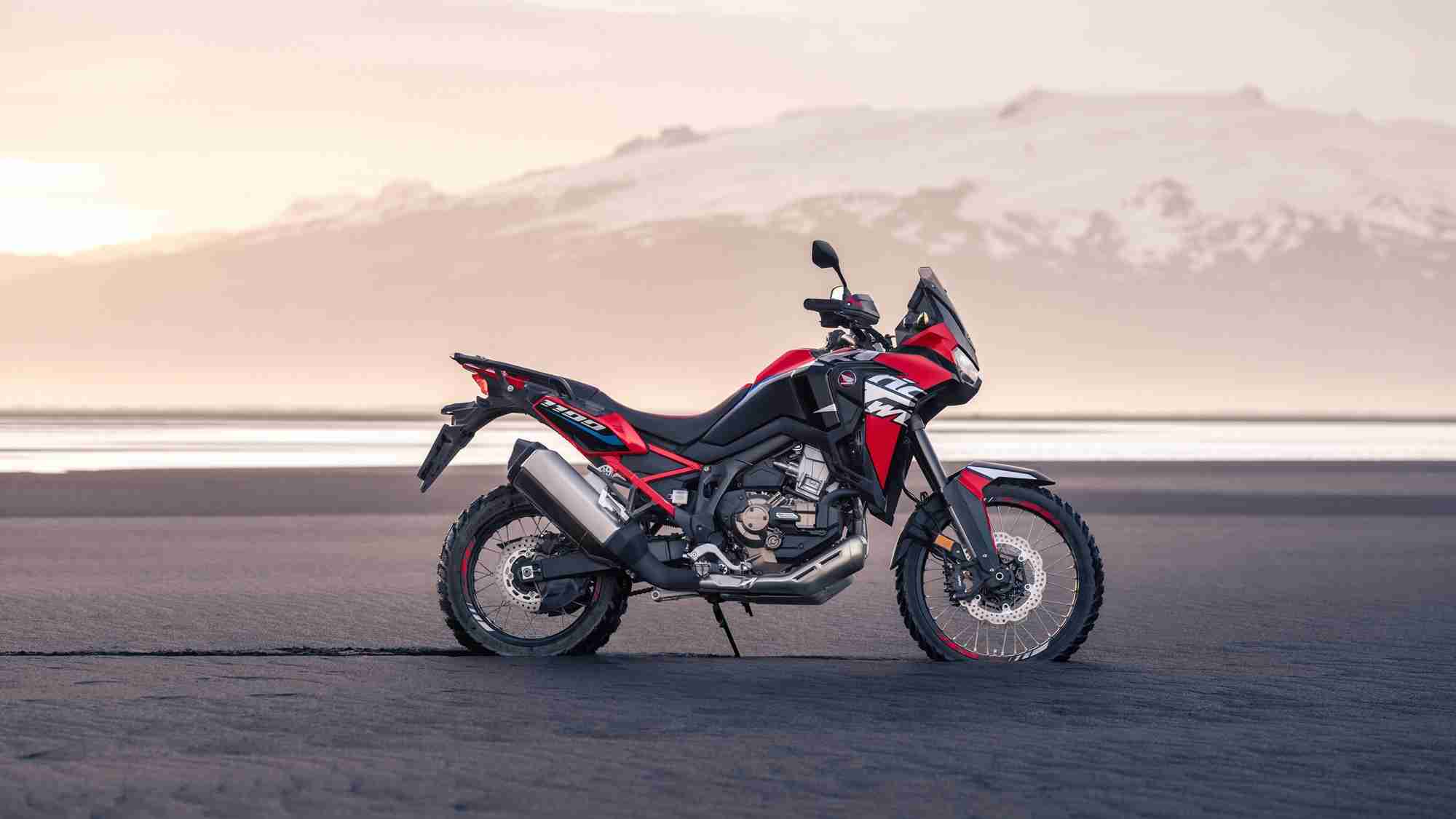 2022 Honda CRF1100L Africa Twin HD wallpaper