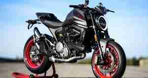 2021 Ducati Monster Plus front