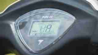 PURE EV Etrance Neo HD display screen with speedometer and range