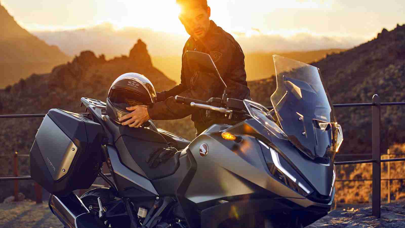 2022 HONDA NT1100