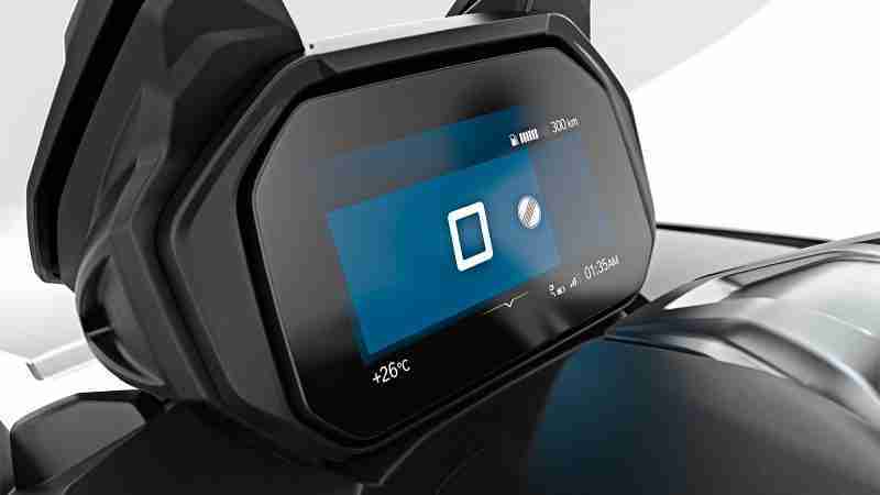 BMW C 400 GT India TFT screen display