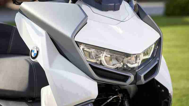 BMW C 400 GT headlights