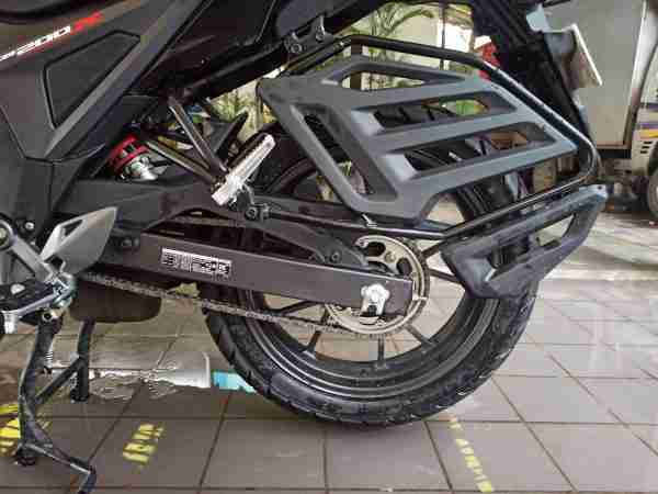 Honda CB200X Chain and saree guard