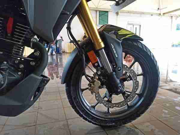 Honda CB200X front USD golden forks