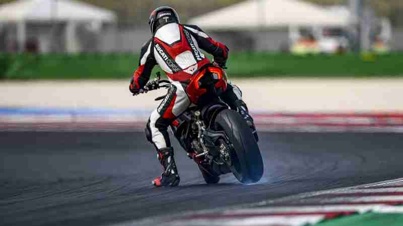 2022 Ducati Streetfighter V2 HD wallpaper
