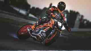 2022 KTM 1290 SUPER DUKE R and KTM 1290 SUPER DUKE R EVO