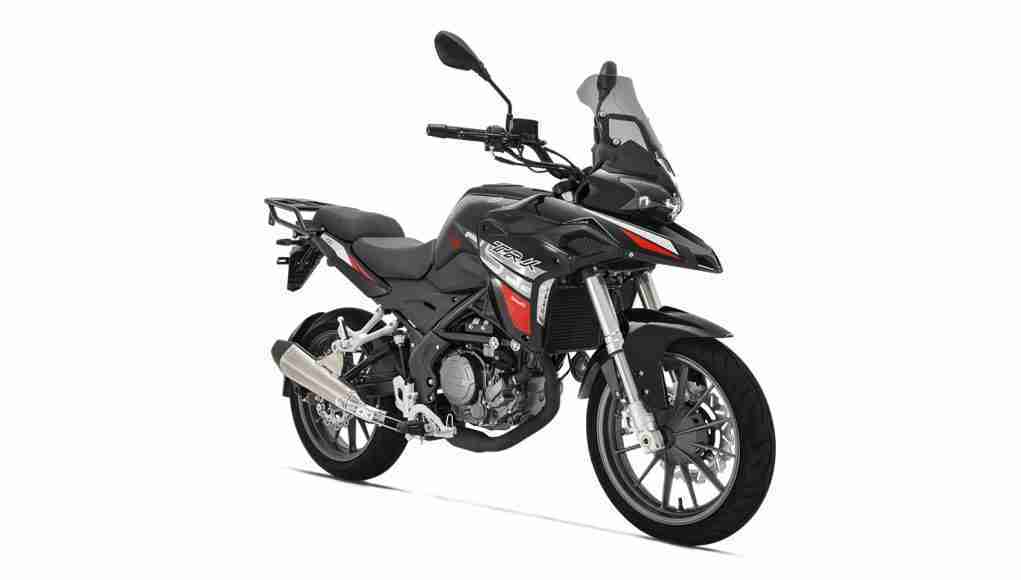 Benelli TRK 251 black