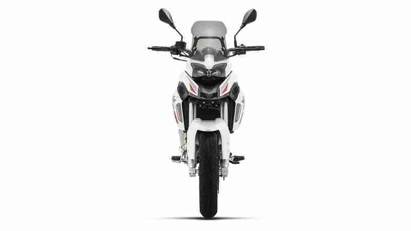 Benelli TRK 251 headlight