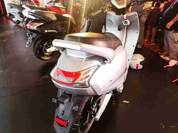 Bounce Infinity E1 electric scooter brake light