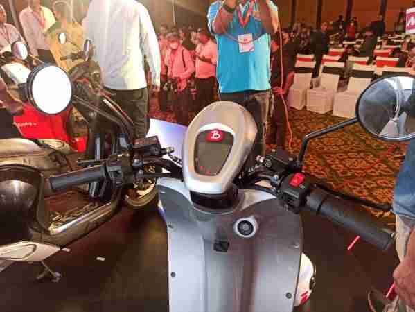 Bounce Infinity E1 electric scooter digital meter