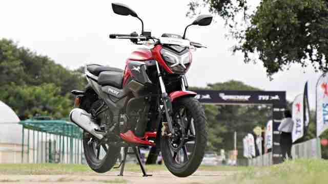 TVS Raider red colour option