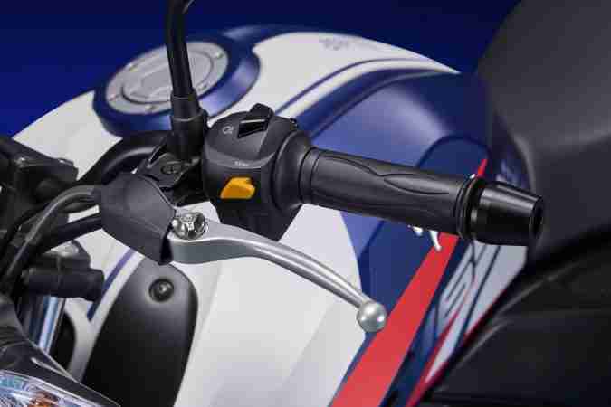 Limited edition TVS Apache RTR 165 RP adjustable clutch