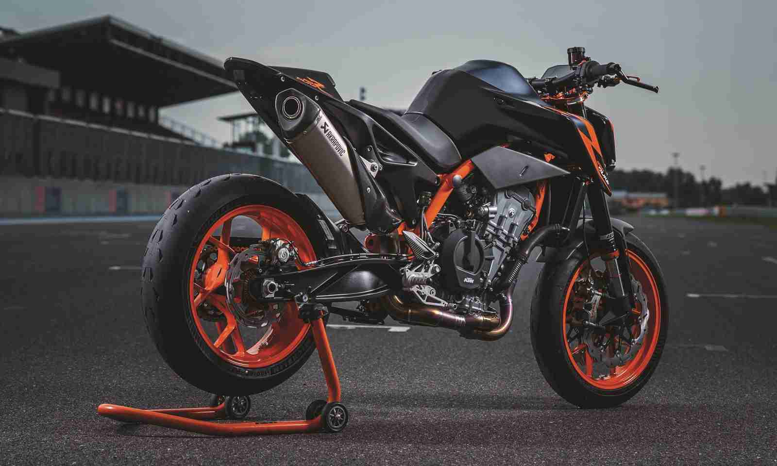 2022 KTM 890 DUKE R