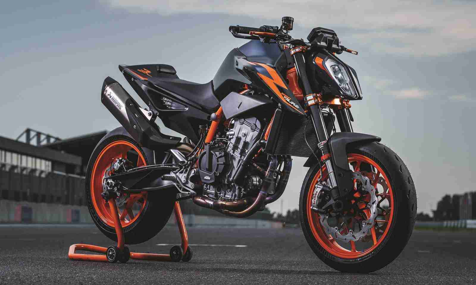 2022 KTM 890 DUKE R